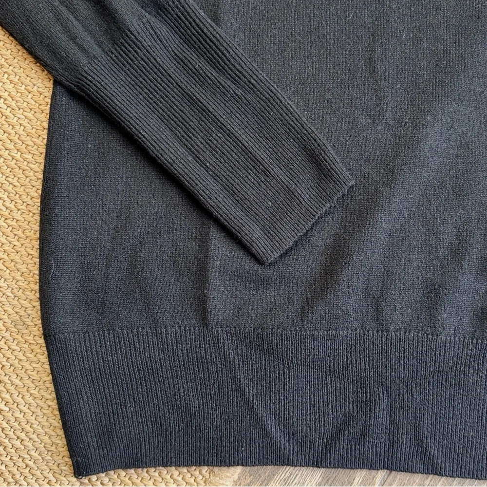 J.Crew Women’s Black 100% Italian Cashmere V-Neck Sweater— M